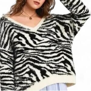 Sweet & Sinful Zebra Fuzzy Sweater Sz Large V Neck Black Ivory Animal Print Y2K